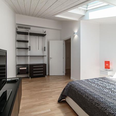 Attic 64 - The House Of Travelers Apartment Como Exterior photo