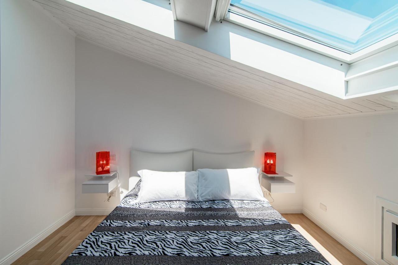 Attic 64 - The House Of Travelers Apartment Como Exterior photo
